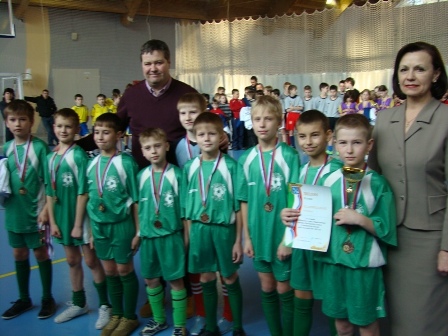 Команды школ Лужского района стали призерами первенства Ленинградской области по мини-футболу